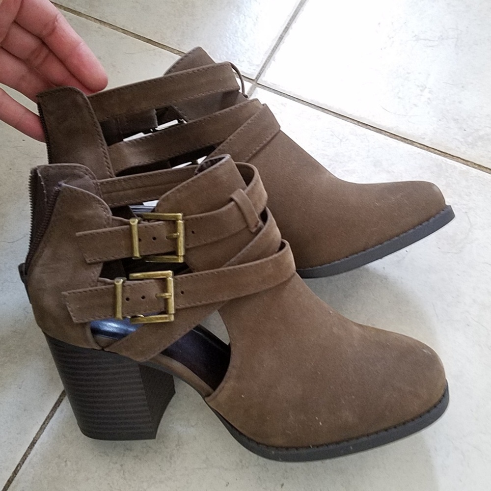Women booties size 9